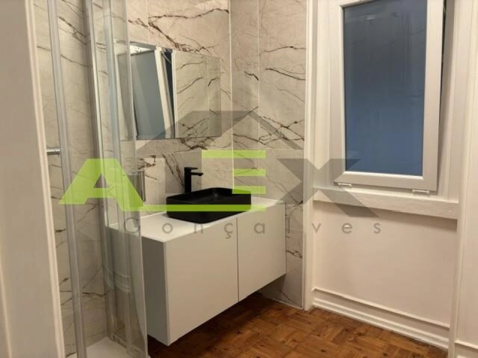 Apartamento T3 para Venda em Areeiro Foto 13