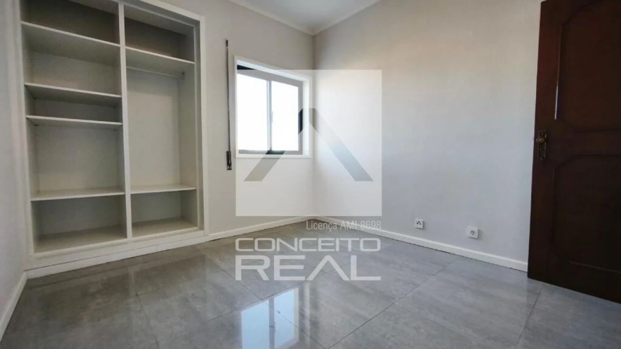 Apartamento T3 para Venda em Paços de Brandão Foto 11