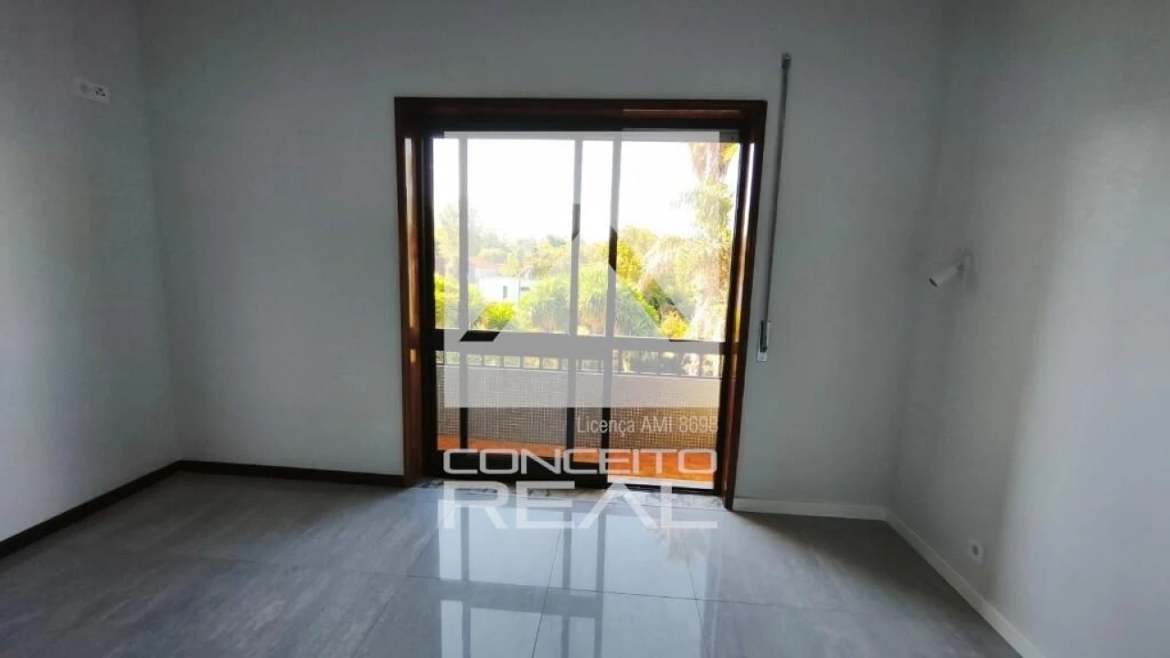 Apartamento T3 para Venda em Paços de Brandão Foto 17