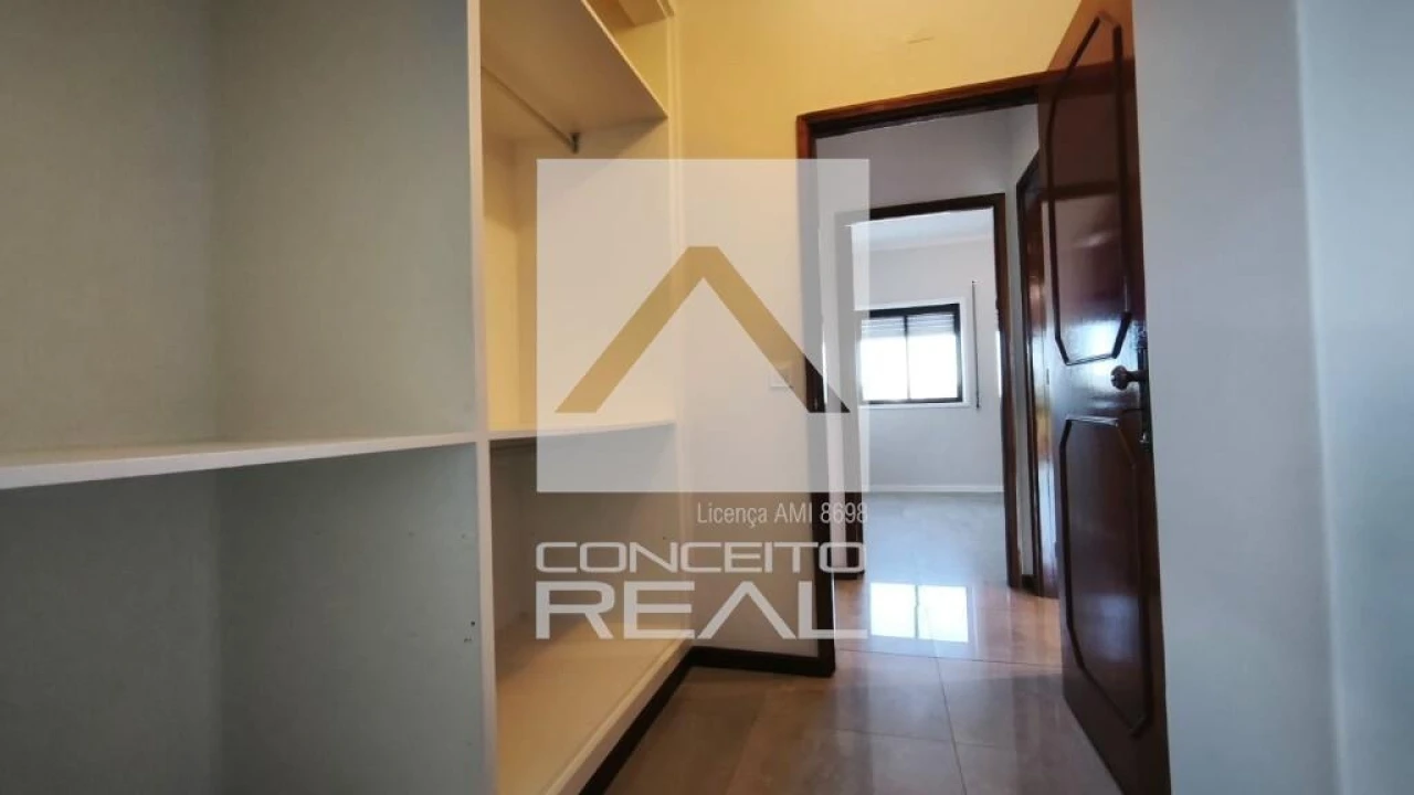 Apartamento T3 para Venda em Paços de Brandão Foto 15