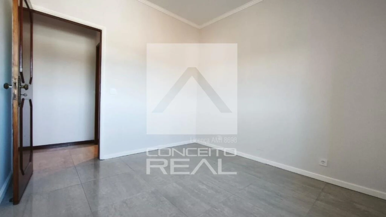 Apartamento T3 para Venda em Paços de Brandão Foto 10