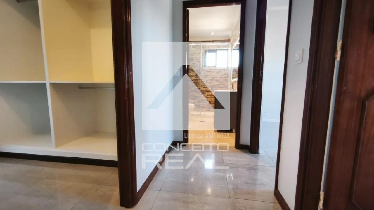 Apartamento T3 para Venda em Paços de Brandão Foto 5