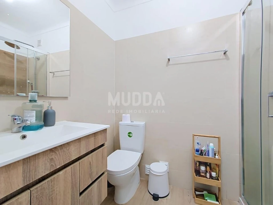 Apartamento T3 para Venda em Sé, Santa Maria e Meixedo Foto 6