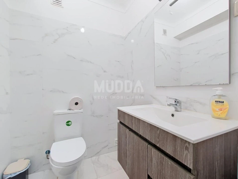 Apartamento T3 para Venda em Sé, Santa Maria e Meixedo Foto 5