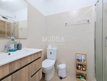 Apartamento T3 para Venda em Sé, Santa Maria e Meixedo