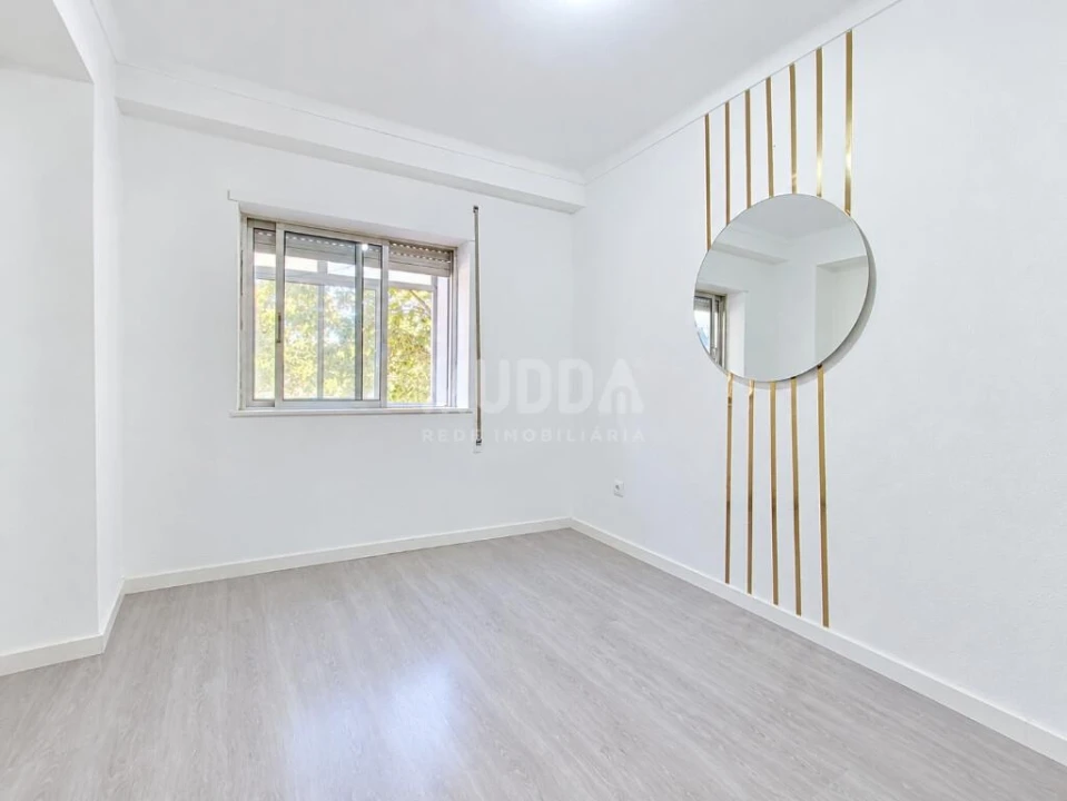 Apartamento T3 para Venda em Sé, Santa Maria e Meixedo Foto 4