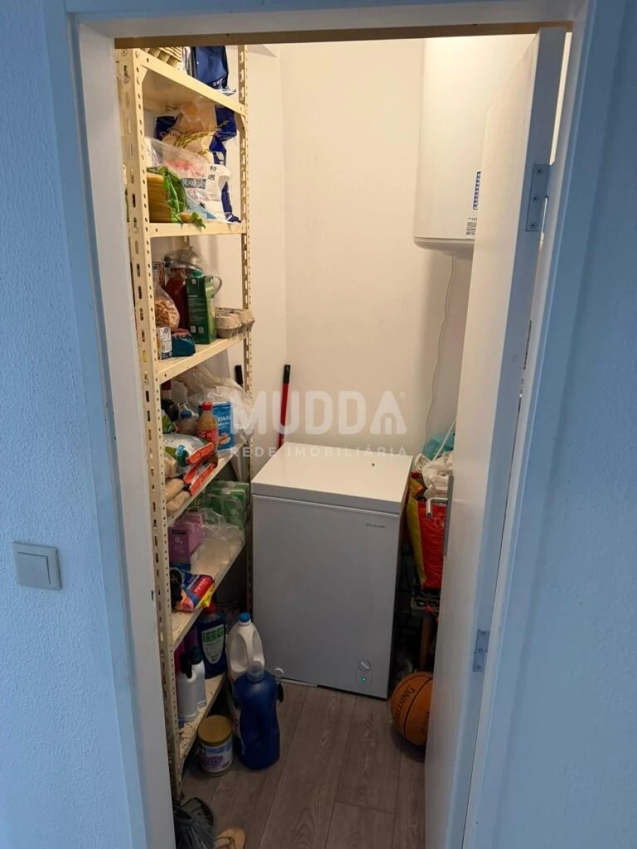 Apartamento T3 para Venda em Sé, Santa Maria e Meixedo Foto 8