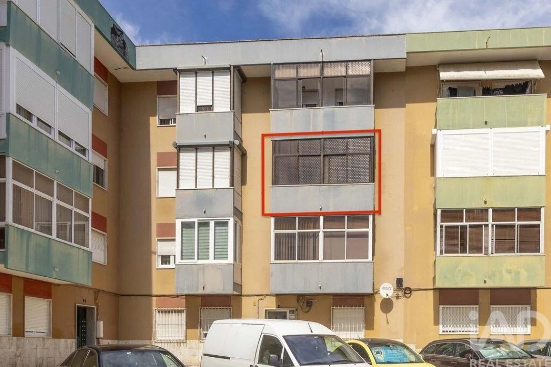 Apartamento T2 para Venda em Póvoa de Santa Iria e Forte da Casa Foto 1