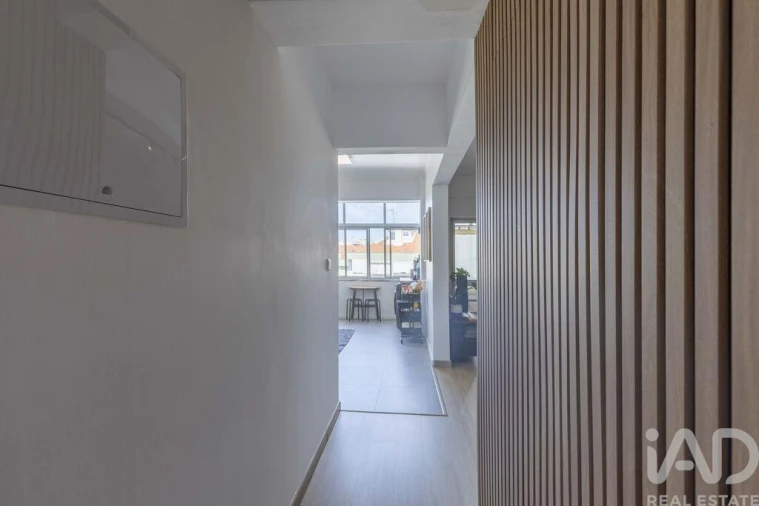 Apartamento T2 para Venda em Póvoa de Santa Iria e Forte da Casa Foto 4
