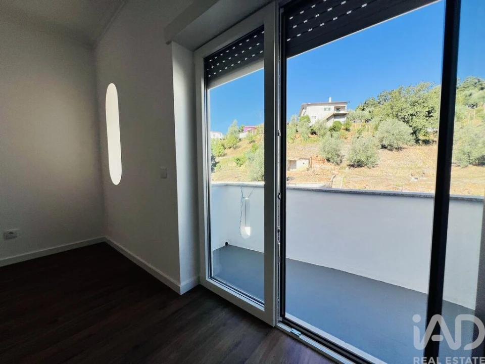 Apartamento T2 para Venda em Miranda do Corvo Foto 9
