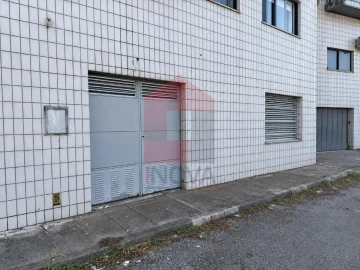 Armazém para Venda em Vila Verde e Barbudo