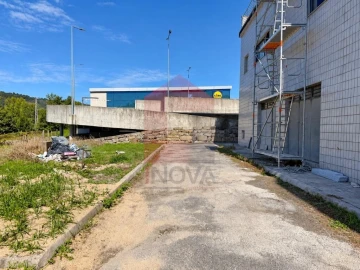 Armazém para Venda em Vila Verde e Barbudo