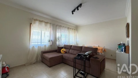 Apartamento T3 para Venda em Atalaia e Alto Estanqueiro-Jardia