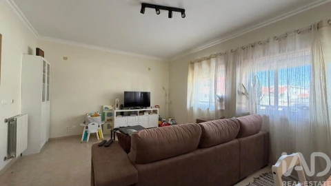 Apartamento T3 para Venda em Atalaia e Alto Estanqueiro-Jardia