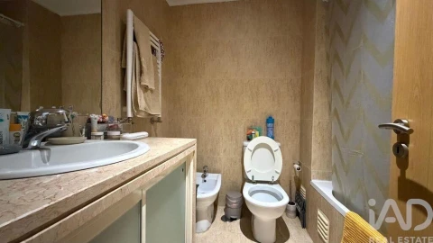 Apartamento T3 para Venda em Atalaia e Alto Estanqueiro-Jardia