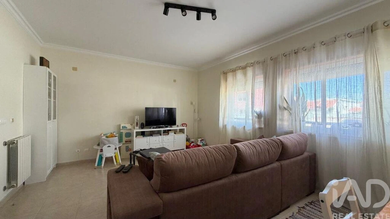 Apartamento T3 para Venda em Atalaia e Alto Estanqueiro-Jardia Foto 1