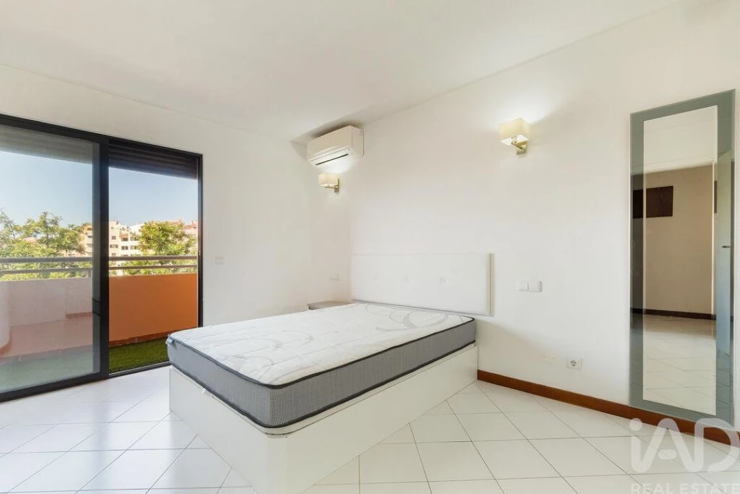Apartamento T3 para Venda em Albufeira e Olhos de Água Foto 12