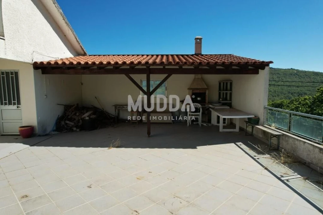 Moradia T3 para Venda em Carragosa Foto 9