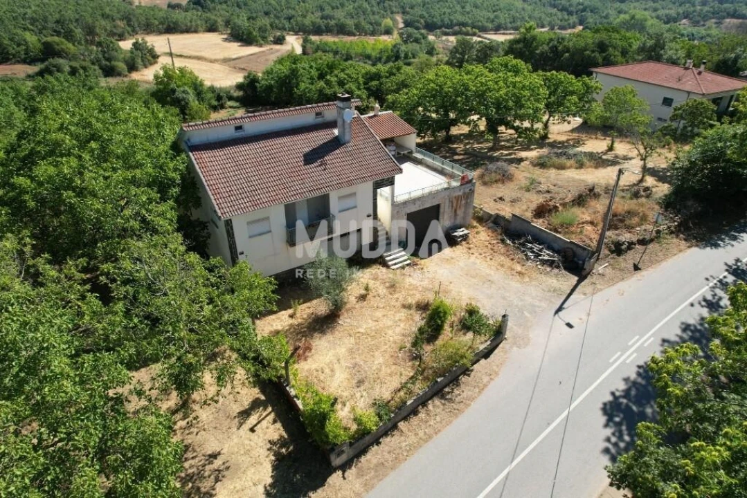 Moradia T3 para Venda em Carragosa Foto 1