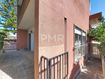 Moradia T4 para Venda em Barcarena