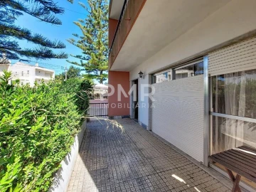 Moradia T4 para Venda em Barcarena