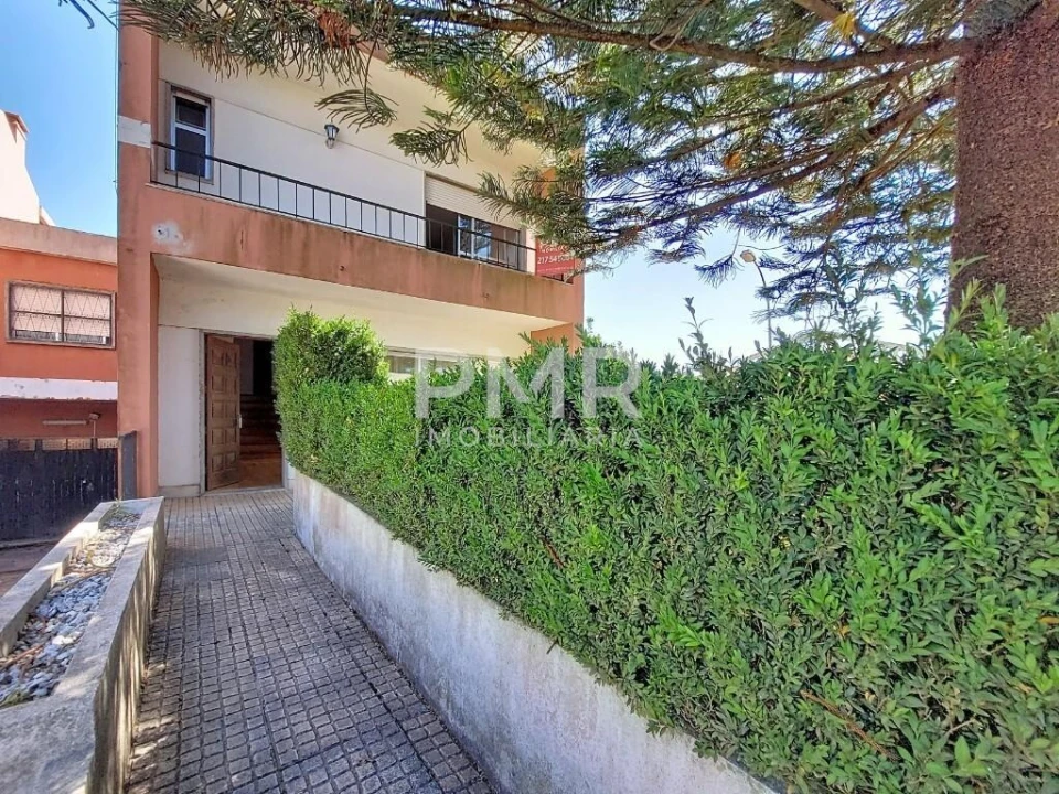 Moradia T4 para Venda em Barcarena Foto 3