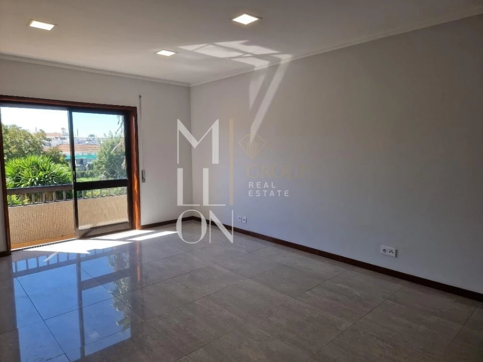 Apartamento T3 para Venda em Paços de Brandão Foto 1