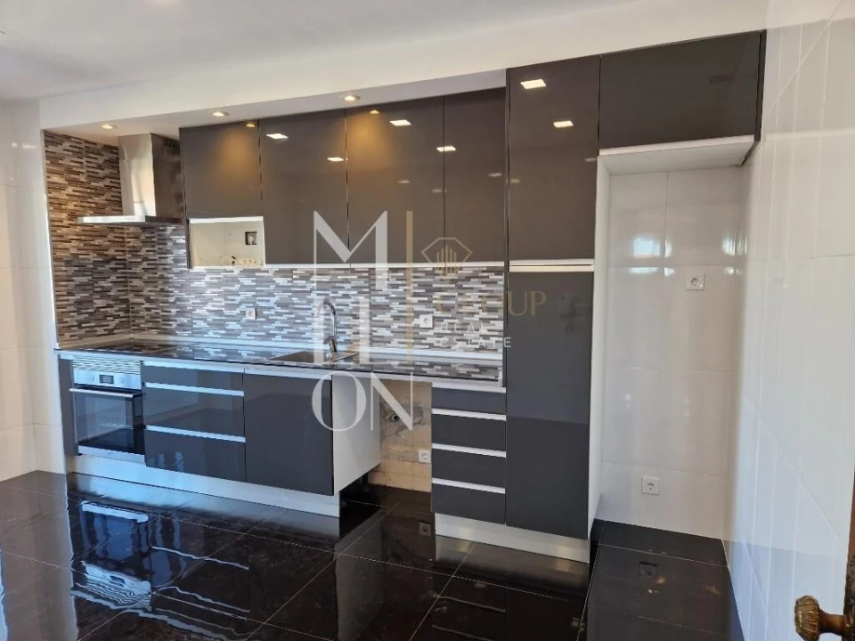 Apartamento T3 para Venda em Paços de Brandão Foto 8