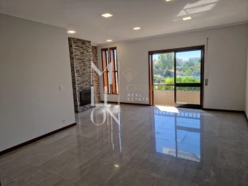 Apartamento T3 para Venda em Paços de Brandão