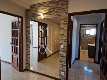 Apartamento T3 para Venda em Paços de Brandão