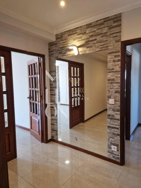 Apartamento T3 para Venda em Paços de Brandão