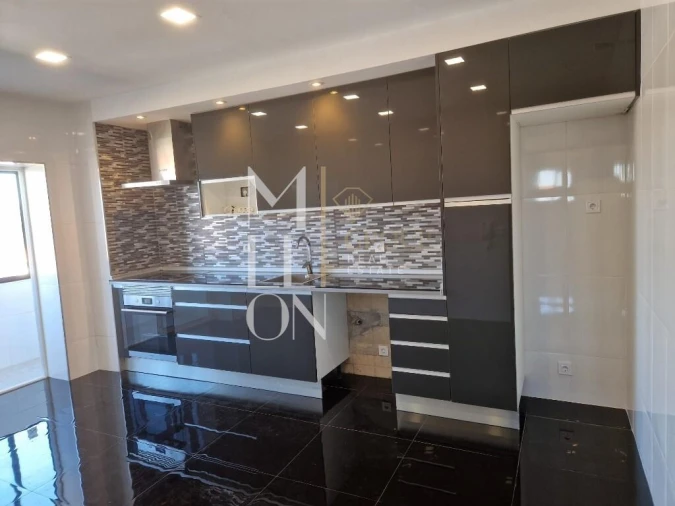 Apartamento T3 para Venda em Paços de Brandão Foto 17
