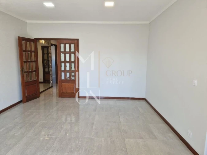 Apartamento T3 para Venda em Paços de Brandão Foto 3