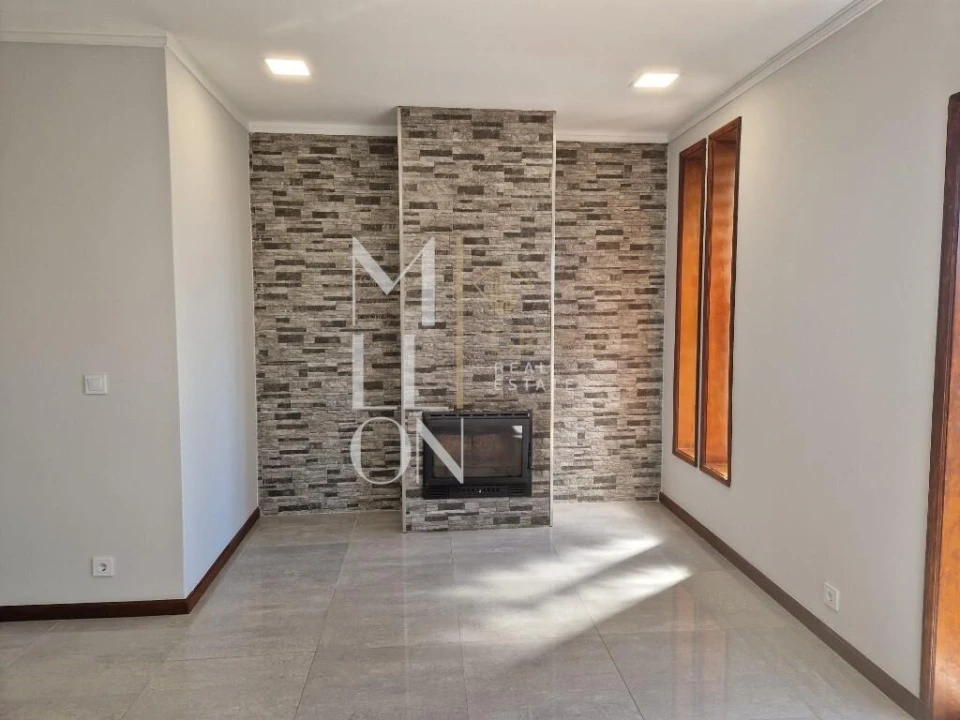Apartamento T3 para Venda em Paços de Brandão Foto 2