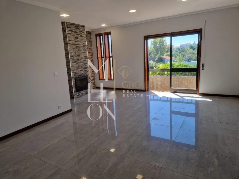 Apartamento T3 para Venda em Paços de Brandão Foto 4
