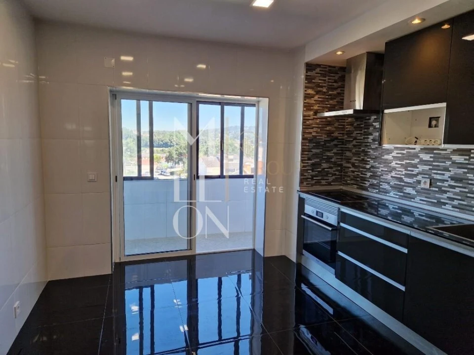 Apartamento T3 para Venda em Paços de Brandão Foto 7