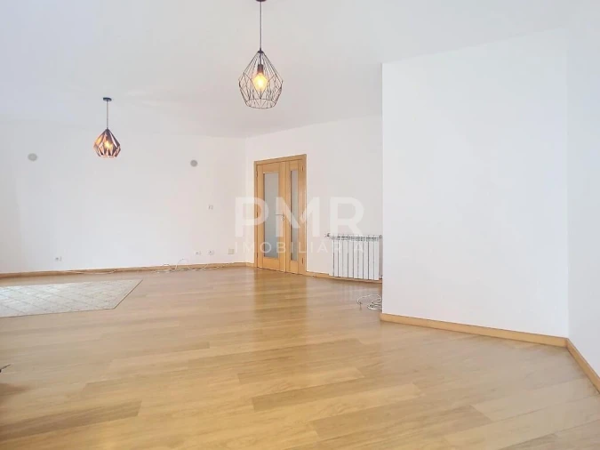 Apartamento T1 para Arrendamento em Ramada e Caneças Foto 18