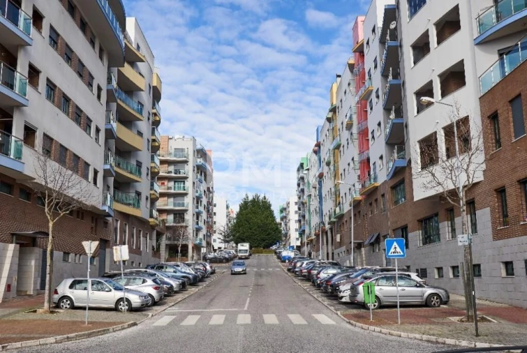 Apartamento T1 para Arrendamento em Ramada e Caneças Foto 15