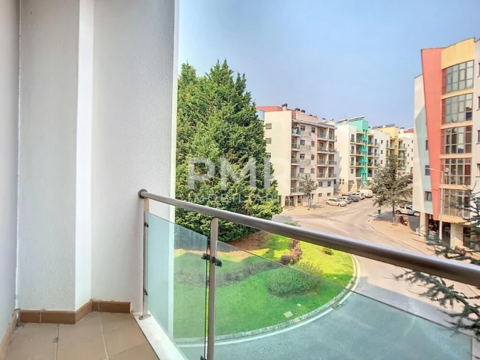 Apartamento T1 para Arrendamento em Ramada e Caneças Foto 5
