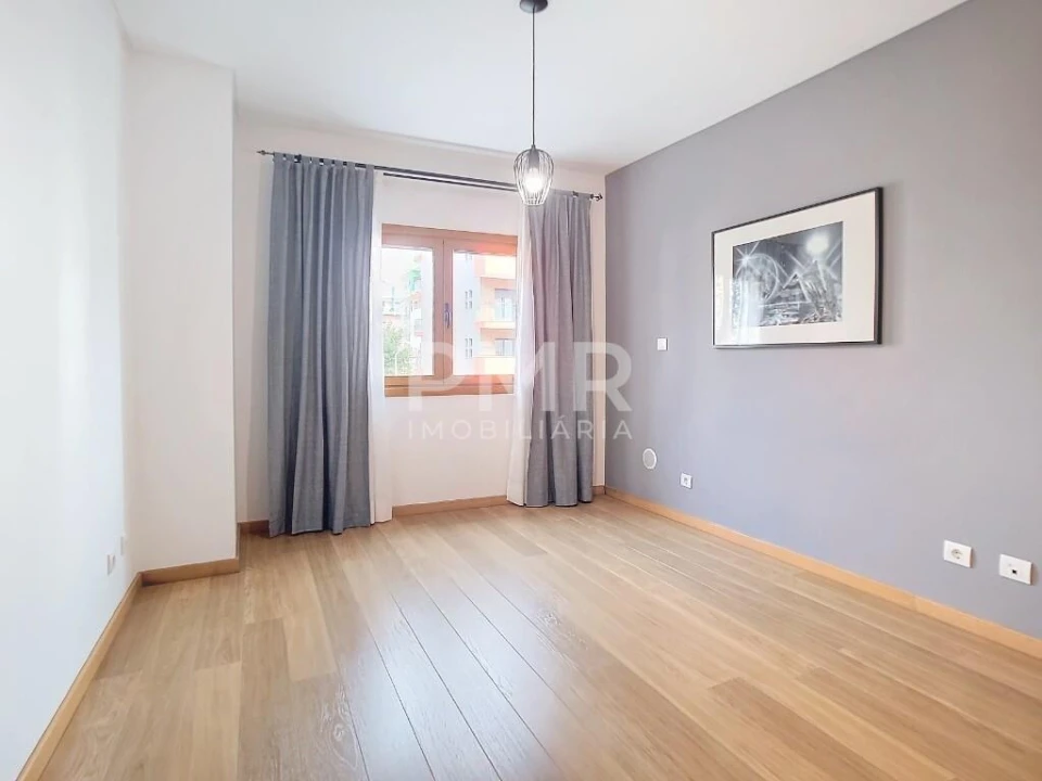 Apartamento T1 para Arrendamento em Ramada e Caneças Foto 9