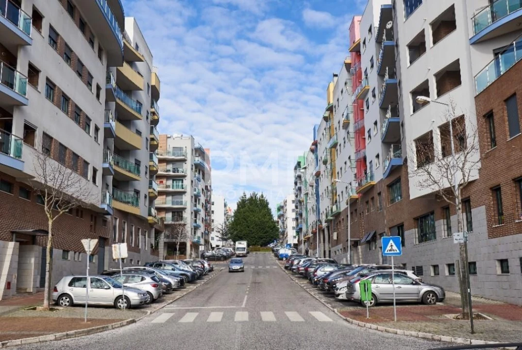 Apartamento T1 para Arrendamento em Ramada e Caneças Foto 15