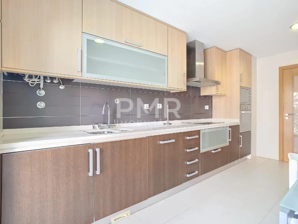 Apartamento T1 para Arrendamento em Ramada e Caneças Foto 7
