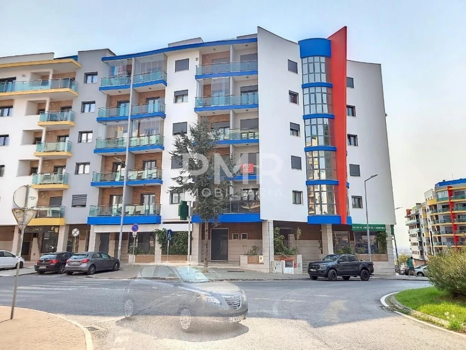 Apartamento T1 para Arrendamento em Ramada e Caneças Foto 1