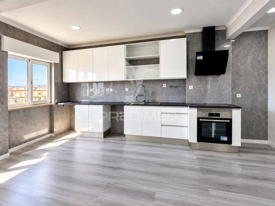 Apartamento T2 para Venda em Setubal (São Sebastião) Foto 1