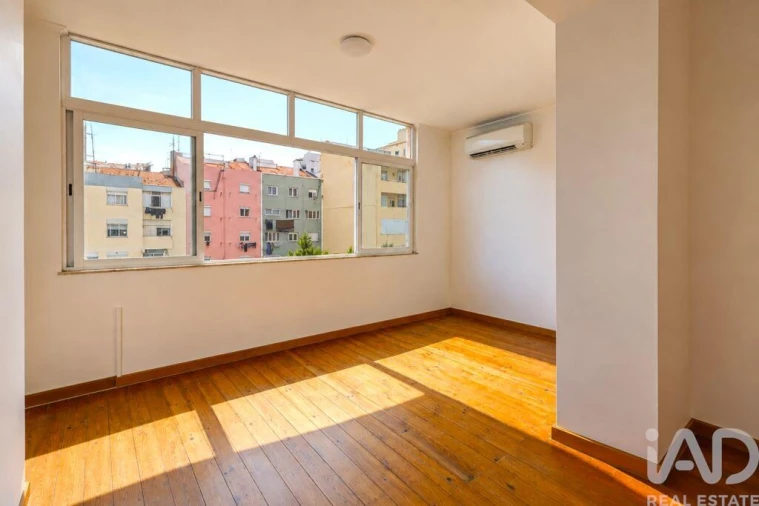 Apartamento T3 para Venda em Arroios Foto 7