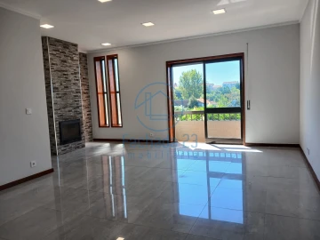 Apartamento T3 para Venda em Paços de Brandão