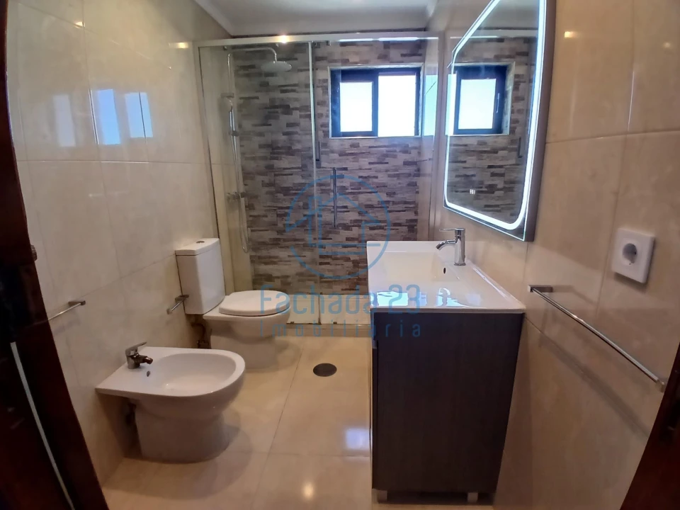 Apartamento T3 para Venda em Paços de Brandão Foto 15