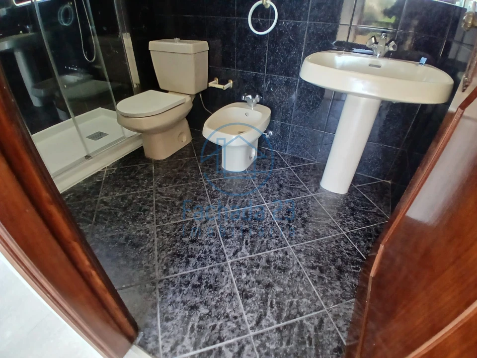 Apartamento T3 para Venda em Paços de Brandão Foto 9