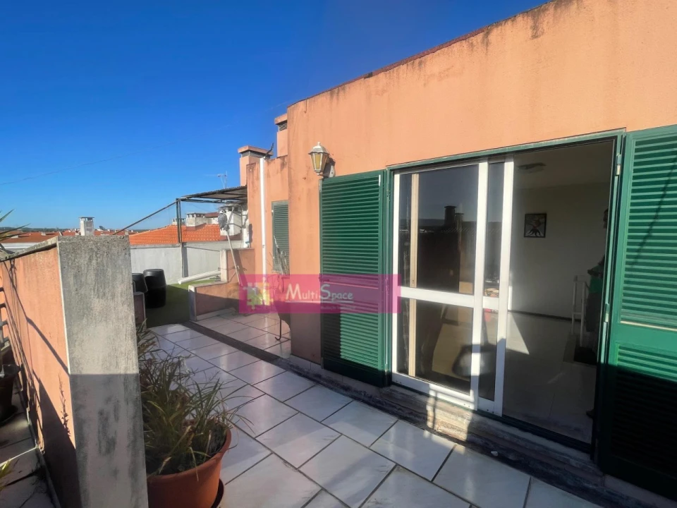 Apartamento T4 para Venda em São João Baptista Foto 1