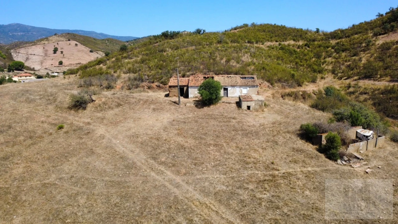 Quinta T3 para Venda em Alferce Foto 6